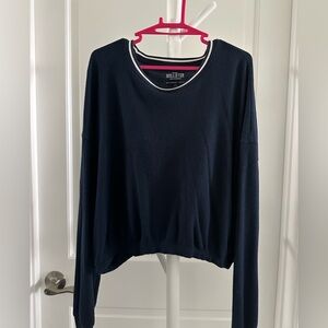 navy blue hollister long sleeve boyfriend tshirt